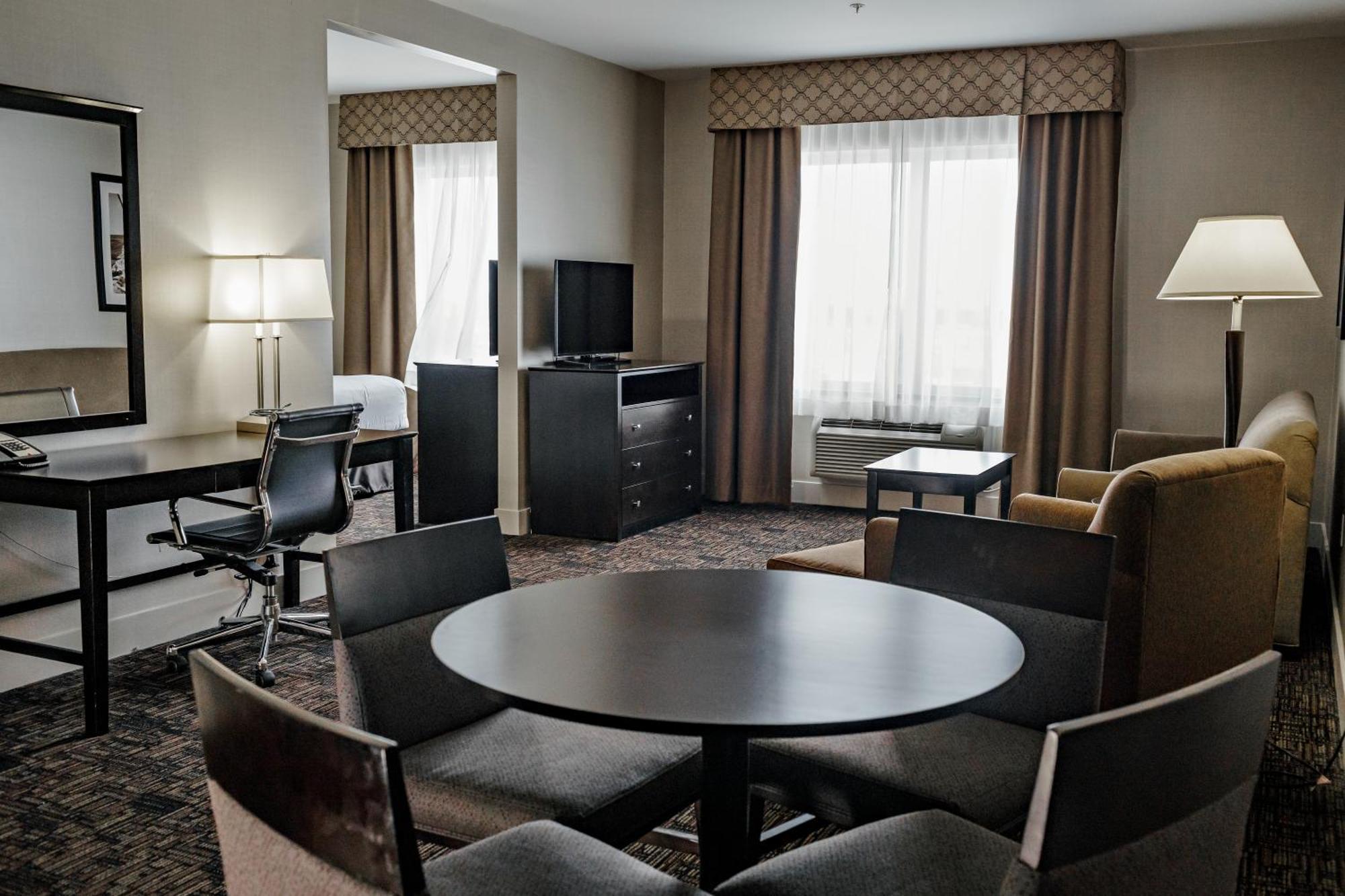 Radisson Hotel Edmonton Airport Leduc Exterior photo