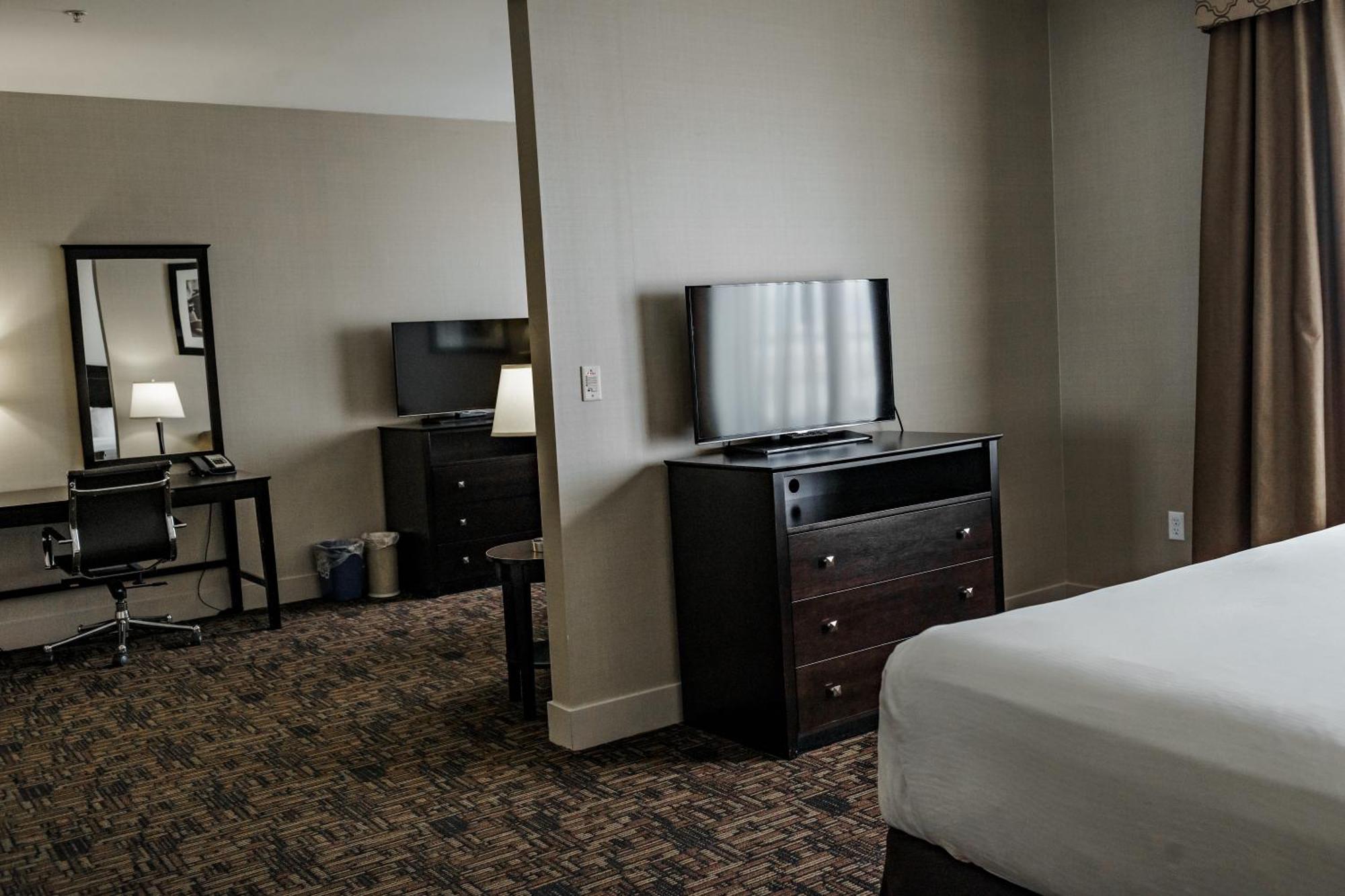 Radisson Hotel Edmonton Airport Leduc Exterior photo