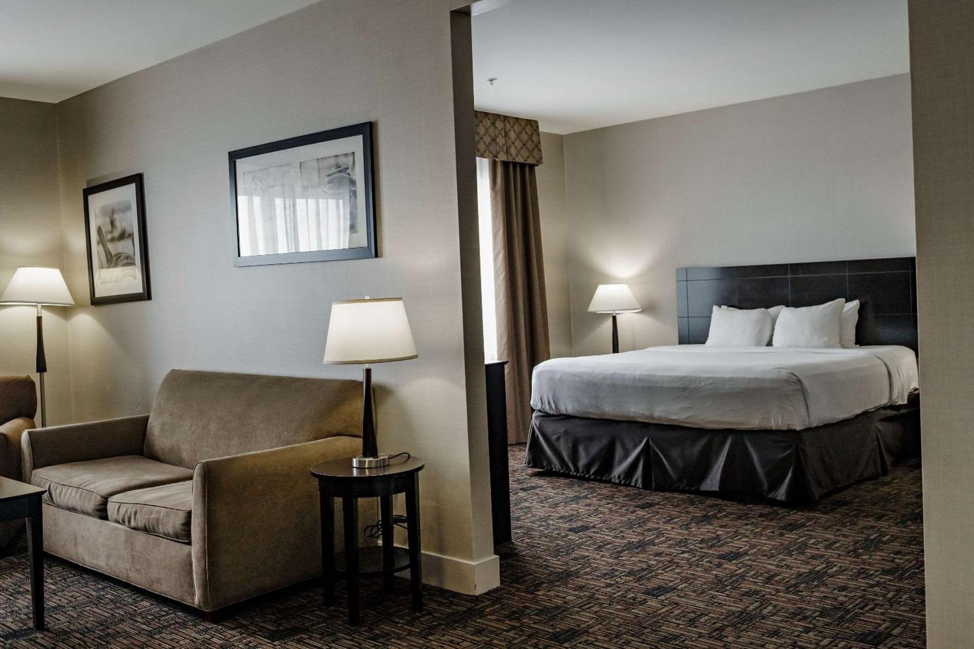 Radisson Hotel Edmonton Airport Leduc Exterior photo