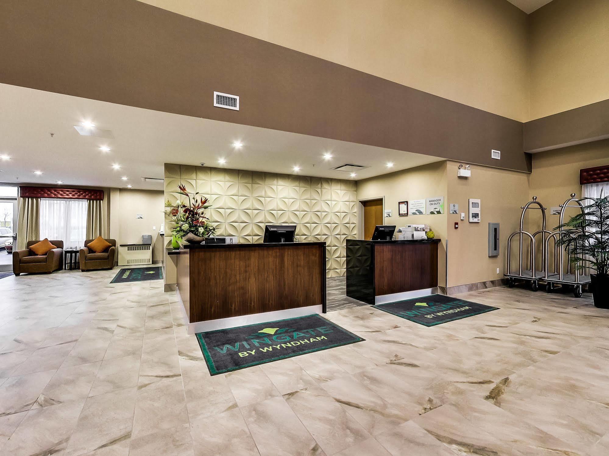 Radisson Hotel Edmonton Airport Leduc Exterior photo